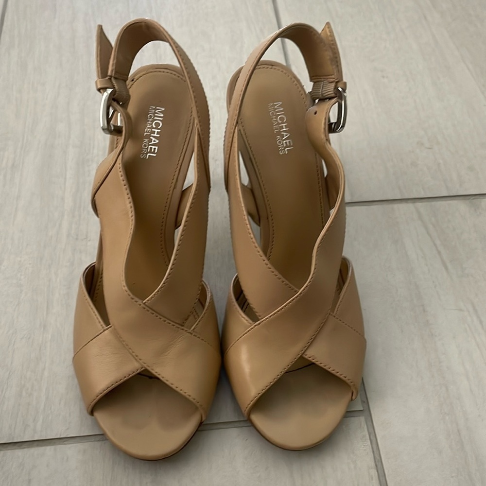 Michael Kors Tan/neutral heels